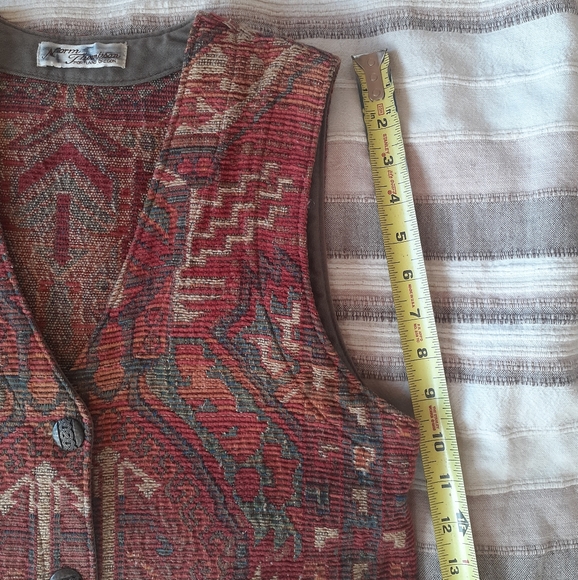 Vintage woven carpet vest - Picture 16 of 16